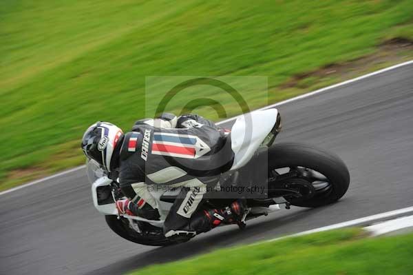 Motorcycle action photographs;cadwell;cadwell park photographs;event digital images;eventdigitalimages;motor racing louth lincolnshire;no limits trackday;peter wileman photography;trackday;trackday digital images;trackday photos