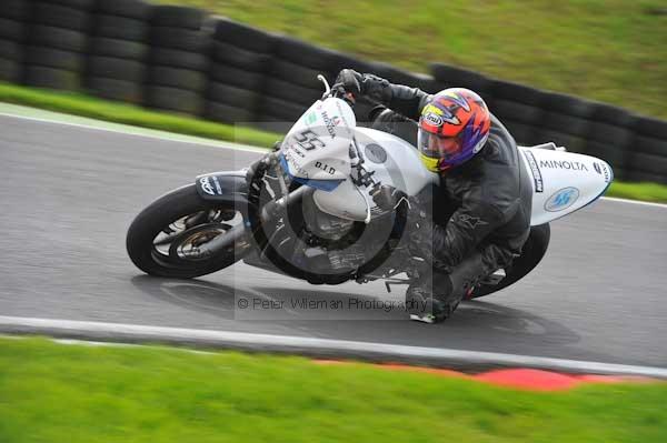 Motorcycle action photographs;cadwell;cadwell park photographs;event digital images;eventdigitalimages;motor racing louth lincolnshire;no limits trackday;peter wileman photography;trackday;trackday digital images;trackday photos