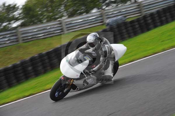 Motorcycle action photographs;cadwell;cadwell park photographs;event digital images;eventdigitalimages;motor racing louth lincolnshire;no limits trackday;peter wileman photography;trackday;trackday digital images;trackday photos