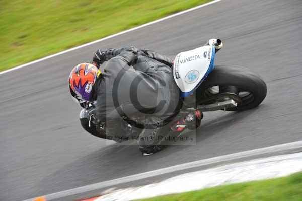 Motorcycle action photographs;cadwell;cadwell park photographs;event digital images;eventdigitalimages;motor racing louth lincolnshire;no limits trackday;peter wileman photography;trackday;trackday digital images;trackday photos