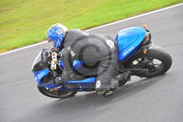 Motorcycle action photographs;cadwell;cadwell park photographs;event digital images;eventdigitalimages;motor racing louth lincolnshire;no limits trackday;peter wileman photography;trackday;trackday digital images;trackday photos