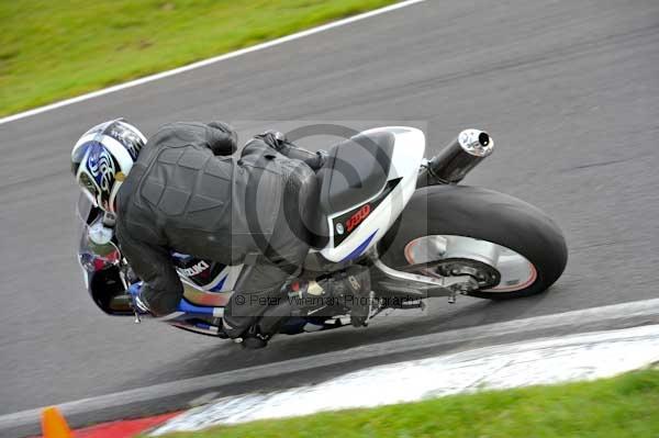 Motorcycle action photographs;cadwell;cadwell park photographs;event digital images;eventdigitalimages;motor racing louth lincolnshire;no limits trackday;peter wileman photography;trackday;trackday digital images;trackday photos