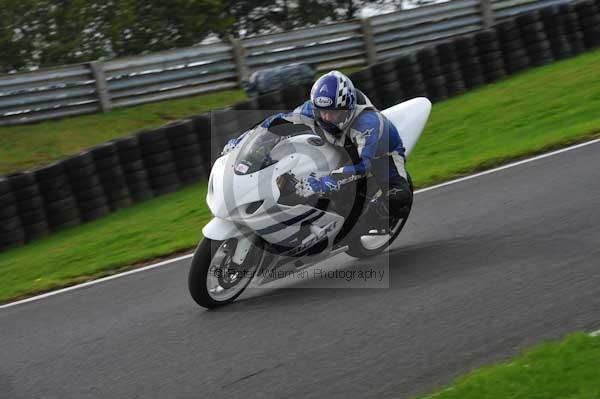 Motorcycle action photographs;cadwell;cadwell park photographs;event digital images;eventdigitalimages;motor racing louth lincolnshire;no limits trackday;peter wileman photography;trackday;trackday digital images;trackday photos