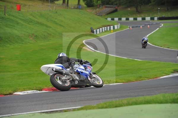 Motorcycle action photographs;cadwell;cadwell park photographs;event digital images;eventdigitalimages;motor racing louth lincolnshire;no limits trackday;peter wileman photography;trackday;trackday digital images;trackday photos