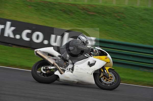 Motorcycle action photographs;cadwell;cadwell park photographs;event digital images;eventdigitalimages;motor racing louth lincolnshire;no limits trackday;peter wileman photography;trackday;trackday digital images;trackday photos