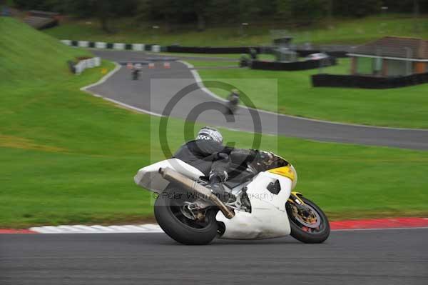 Motorcycle action photographs;cadwell;cadwell park photographs;event digital images;eventdigitalimages;motor racing louth lincolnshire;no limits trackday;peter wileman photography;trackday;trackday digital images;trackday photos