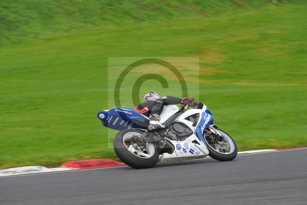 Motorcycle action photographs;cadwell;cadwell park photographs;event digital images;eventdigitalimages;motor racing louth lincolnshire;no limits trackday;peter wileman photography;trackday;trackday digital images;trackday photos