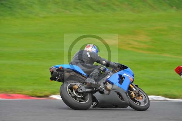 Motorcycle action photographs;cadwell;cadwell park photographs;event digital images;eventdigitalimages;motor racing louth lincolnshire;no limits trackday;peter wileman photography;trackday;trackday digital images;trackday photos