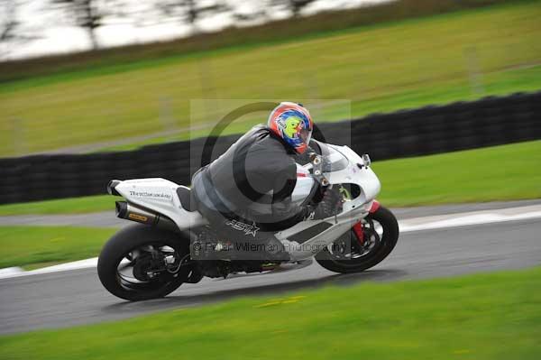 Motorcycle action photographs;cadwell;cadwell park photographs;event digital images;eventdigitalimages;motor racing louth lincolnshire;no limits trackday;peter wileman photography;trackday;trackday digital images;trackday photos