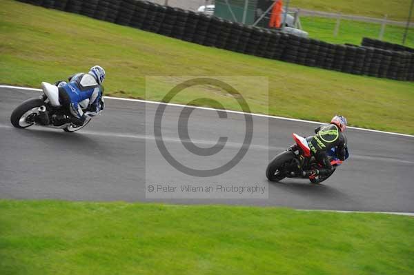 Motorcycle action photographs;cadwell;cadwell park photographs;event digital images;eventdigitalimages;motor racing louth lincolnshire;no limits trackday;peter wileman photography;trackday;trackday digital images;trackday photos