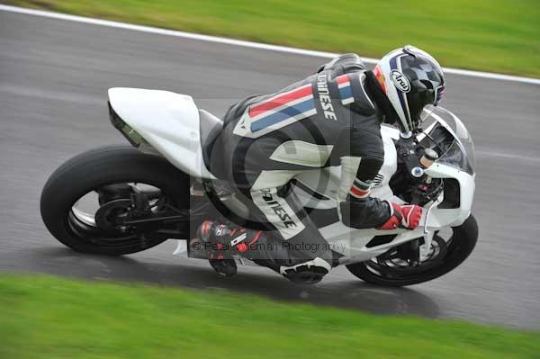 Motorcycle action photographs;cadwell;cadwell park photographs;event digital images;eventdigitalimages;motor racing louth lincolnshire;no limits trackday;peter wileman photography;trackday;trackday digital images;trackday photos