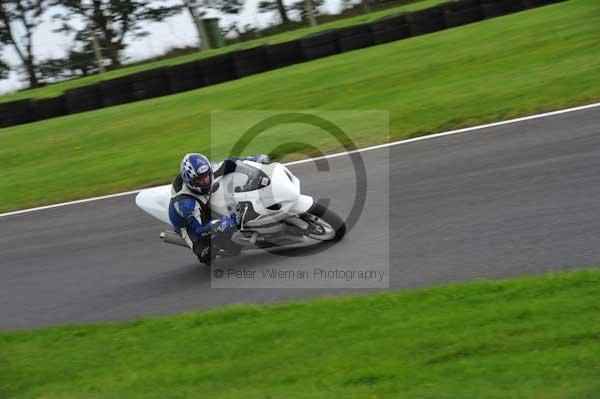 Motorcycle action photographs;cadwell;cadwell park photographs;event digital images;eventdigitalimages;motor racing louth lincolnshire;no limits trackday;peter wileman photography;trackday;trackday digital images;trackday photos