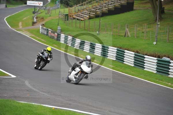 Motorcycle action photographs;cadwell;cadwell park photographs;event digital images;eventdigitalimages;motor racing louth lincolnshire;no limits trackday;peter wileman photography;trackday;trackday digital images;trackday photos