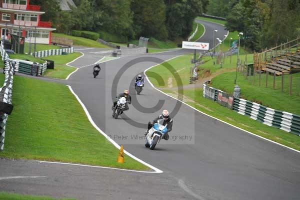 Motorcycle action photographs;cadwell;cadwell park photographs;event digital images;eventdigitalimages;motor racing louth lincolnshire;no limits trackday;peter wileman photography;trackday;trackday digital images;trackday photos