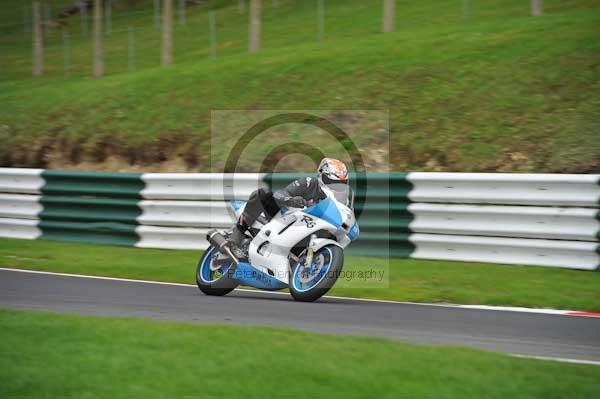 Motorcycle action photographs;cadwell;cadwell park photographs;event digital images;eventdigitalimages;motor racing louth lincolnshire;no limits trackday;peter wileman photography;trackday;trackday digital images;trackday photos