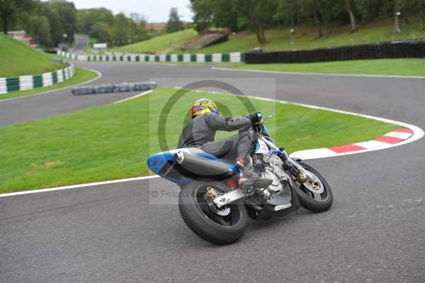 Motorcycle action photographs;cadwell;cadwell park photographs;event digital images;eventdigitalimages;motor racing louth lincolnshire;no limits trackday;peter wileman photography;trackday;trackday digital images;trackday photos