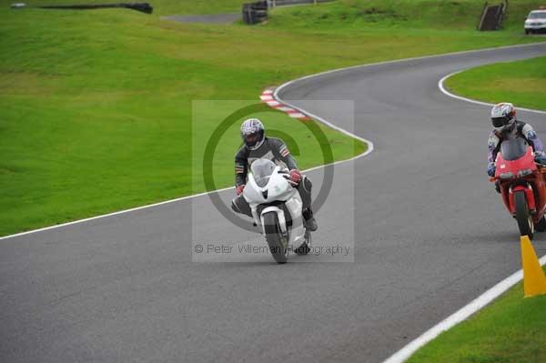 Motorcycle action photographs;cadwell;cadwell park photographs;event digital images;eventdigitalimages;motor racing louth lincolnshire;no limits trackday;peter wileman photography;trackday;trackday digital images;trackday photos