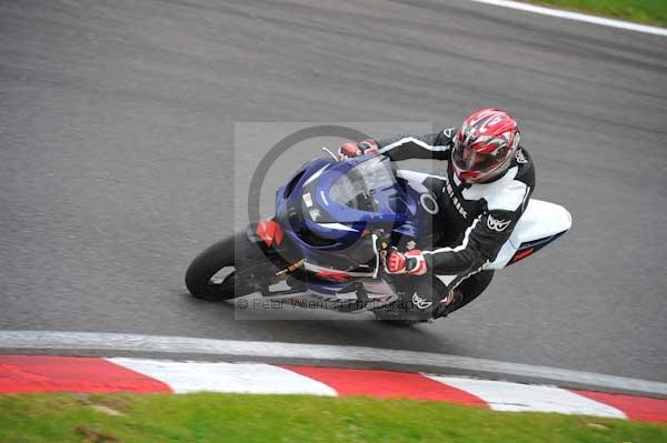 Motorcycle action photographs;cadwell;cadwell park photographs;event digital images;eventdigitalimages;motor racing louth lincolnshire;no limits trackday;peter wileman photography;trackday;trackday digital images;trackday photos