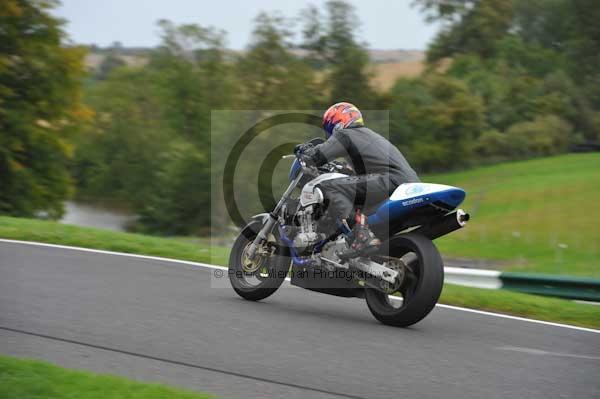 Motorcycle action photographs;cadwell;cadwell park photographs;event digital images;eventdigitalimages;motor racing louth lincolnshire;no limits trackday;peter wileman photography;trackday;trackday digital images;trackday photos