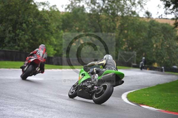 Motorcycle action photographs;cadwell;cadwell park photographs;event digital images;eventdigitalimages;motor racing louth lincolnshire;no limits trackday;peter wileman photography;trackday;trackday digital images;trackday photos