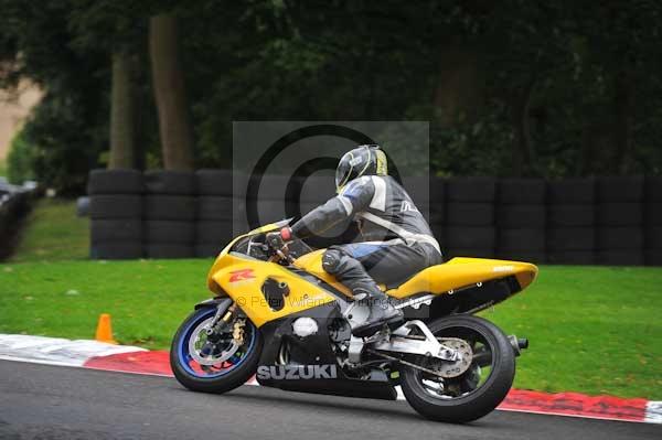 Motorcycle action photographs;cadwell;cadwell park photographs;event digital images;eventdigitalimages;motor racing louth lincolnshire;no limits trackday;peter wileman photography;trackday;trackday digital images;trackday photos