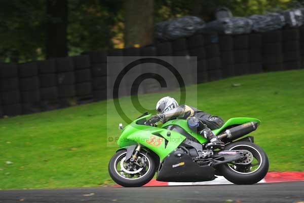 Motorcycle action photographs;cadwell;cadwell park photographs;event digital images;eventdigitalimages;motor racing louth lincolnshire;no limits trackday;peter wileman photography;trackday;trackday digital images;trackday photos