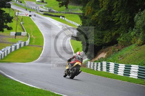 Motorcycle action photographs;cadwell;cadwell park photographs;event digital images;eventdigitalimages;motor racing louth lincolnshire;no limits trackday;peter wileman photography;trackday;trackday digital images;trackday photos