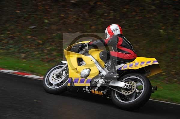 Motorcycle action photographs;cadwell;cadwell park photographs;event digital images;eventdigitalimages;motor racing louth lincolnshire;no limits trackday;peter wileman photography;trackday;trackday digital images;trackday photos