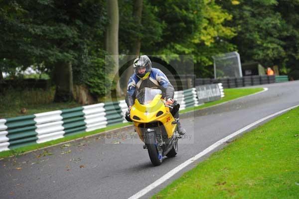 Motorcycle action photographs;cadwell;cadwell park photographs;event digital images;eventdigitalimages;motor racing louth lincolnshire;no limits trackday;peter wileman photography;trackday;trackday digital images;trackday photos