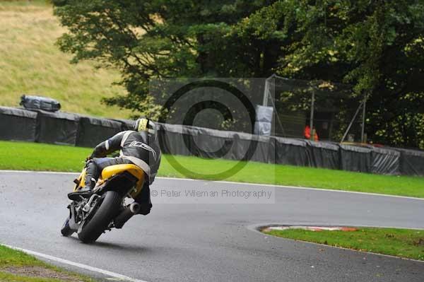 Motorcycle action photographs;cadwell;cadwell park photographs;event digital images;eventdigitalimages;motor racing louth lincolnshire;no limits trackday;peter wileman photography;trackday;trackday digital images;trackday photos