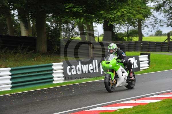 Motorcycle action photographs;cadwell;cadwell park photographs;event digital images;eventdigitalimages;motor racing louth lincolnshire;no limits trackday;peter wileman photography;trackday;trackday digital images;trackday photos