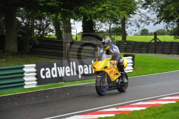 Motorcycle action photographs;cadwell;cadwell park photographs;event digital images;eventdigitalimages;motor racing louth lincolnshire;no limits trackday;peter wileman photography;trackday;trackday digital images;trackday photos