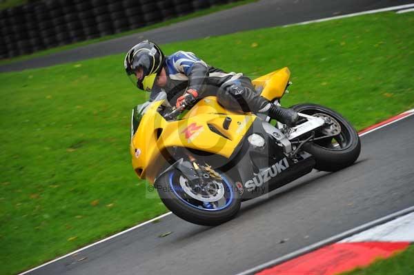 Motorcycle action photographs;cadwell;cadwell park photographs;event digital images;eventdigitalimages;motor racing louth lincolnshire;no limits trackday;peter wileman photography;trackday;trackday digital images;trackday photos