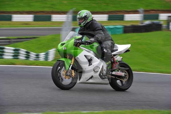 Motorcycle action photographs;cadwell;cadwell park photographs;event digital images;eventdigitalimages;motor racing louth lincolnshire;no limits trackday;peter wileman photography;trackday;trackday digital images;trackday photos