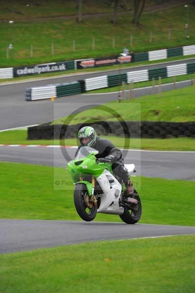 Motorcycle action photographs;cadwell;cadwell park photographs;event digital images;eventdigitalimages;motor racing louth lincolnshire;no limits trackday;peter wileman photography;trackday;trackday digital images;trackday photos