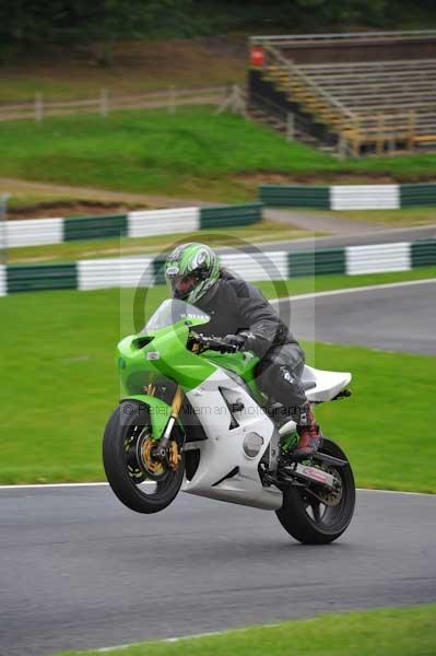 Motorcycle action photographs;cadwell;cadwell park photographs;event digital images;eventdigitalimages;motor racing louth lincolnshire;no limits trackday;peter wileman photography;trackday;trackday digital images;trackday photos