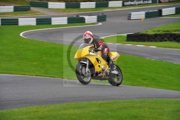 Motorcycle action photographs;cadwell;cadwell park photographs;event digital images;eventdigitalimages;motor racing louth lincolnshire;no limits trackday;peter wileman photography;trackday;trackday digital images;trackday photos