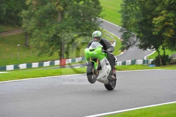 Motorcycle action photographs;cadwell;cadwell park photographs;event digital images;eventdigitalimages;motor racing louth lincolnshire;no limits trackday;peter wileman photography;trackday;trackday digital images;trackday photos