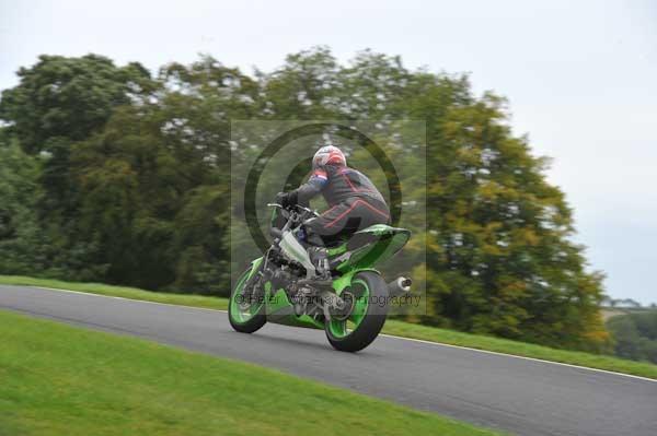 Motorcycle action photographs;cadwell;cadwell park photographs;event digital images;eventdigitalimages;motor racing louth lincolnshire;no limits trackday;peter wileman photography;trackday;trackday digital images;trackday photos