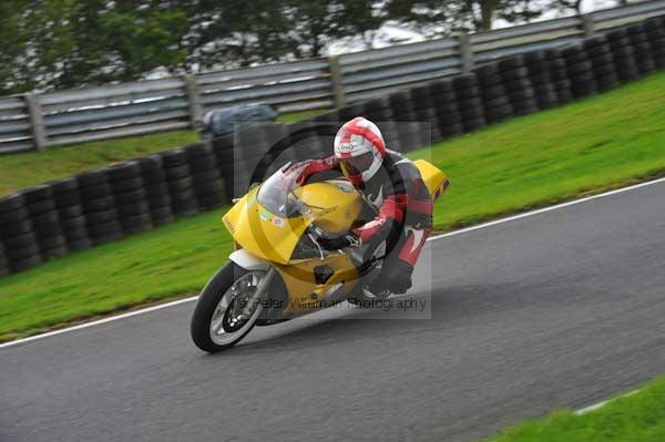 Motorcycle action photographs;cadwell;cadwell park photographs;event digital images;eventdigitalimages;motor racing louth lincolnshire;no limits trackday;peter wileman photography;trackday;trackday digital images;trackday photos