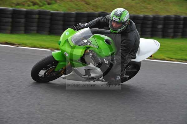 Motorcycle action photographs;cadwell;cadwell park photographs;event digital images;eventdigitalimages;motor racing louth lincolnshire;no limits trackday;peter wileman photography;trackday;trackday digital images;trackday photos