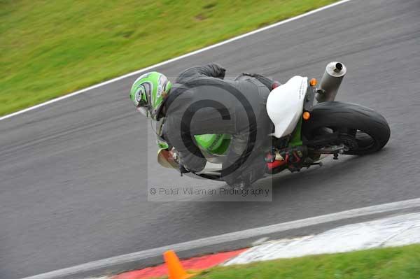 Motorcycle action photographs;cadwell;cadwell park photographs;event digital images;eventdigitalimages;motor racing louth lincolnshire;no limits trackday;peter wileman photography;trackday;trackday digital images;trackday photos