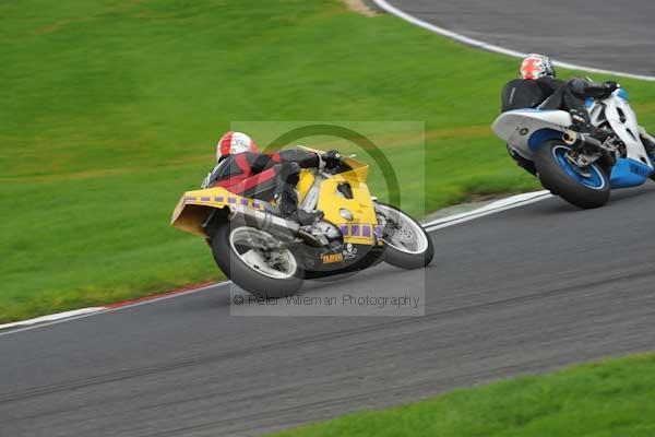 Motorcycle action photographs;cadwell;cadwell park photographs;event digital images;eventdigitalimages;motor racing louth lincolnshire;no limits trackday;peter wileman photography;trackday;trackday digital images;trackday photos