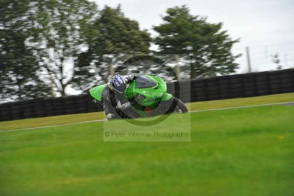 Motorcycle action photographs;cadwell;cadwell park photographs;event digital images;eventdigitalimages;motor racing louth lincolnshire;no limits trackday;peter wileman photography;trackday;trackday digital images;trackday photos