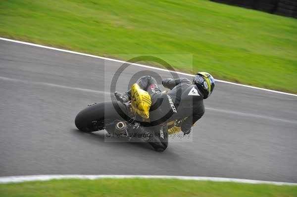 Motorcycle action photographs;cadwell;cadwell park photographs;event digital images;eventdigitalimages;motor racing louth lincolnshire;no limits trackday;peter wileman photography;trackday;trackday digital images;trackday photos