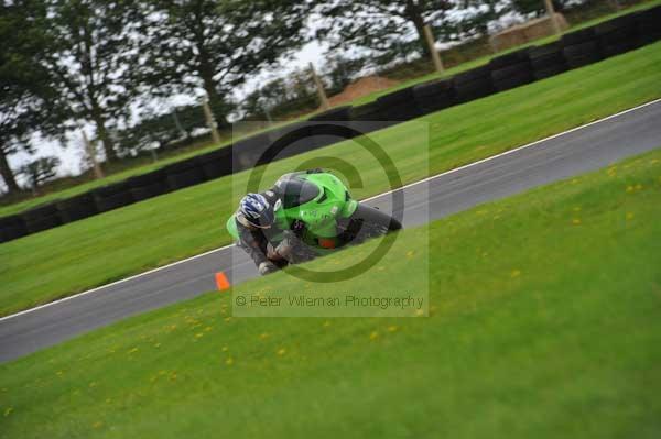 Motorcycle action photographs;cadwell;cadwell park photographs;event digital images;eventdigitalimages;motor racing louth lincolnshire;no limits trackday;peter wileman photography;trackday;trackday digital images;trackday photos