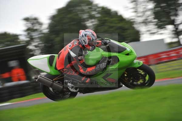 Motorcycle action photographs;cadwell;cadwell park photographs;event digital images;eventdigitalimages;motor racing louth lincolnshire;no limits trackday;peter wileman photography;trackday;trackday digital images;trackday photos