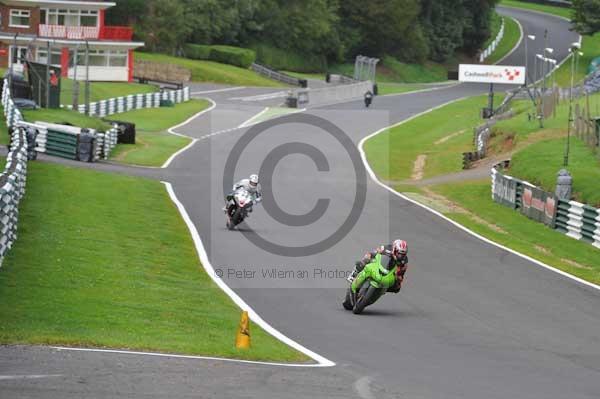 Motorcycle action photographs;cadwell;cadwell park photographs;event digital images;eventdigitalimages;motor racing louth lincolnshire;no limits trackday;peter wileman photography;trackday;trackday digital images;trackday photos