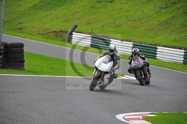 Motorcycle action photographs;cadwell;cadwell park photographs;event digital images;eventdigitalimages;motor racing louth lincolnshire;no limits trackday;peter wileman photography;trackday;trackday digital images;trackday photos