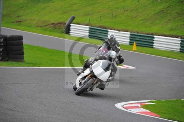 Motorcycle action photographs;cadwell;cadwell park photographs;event digital images;eventdigitalimages;motor racing louth lincolnshire;no limits trackday;peter wileman photography;trackday;trackday digital images;trackday photos